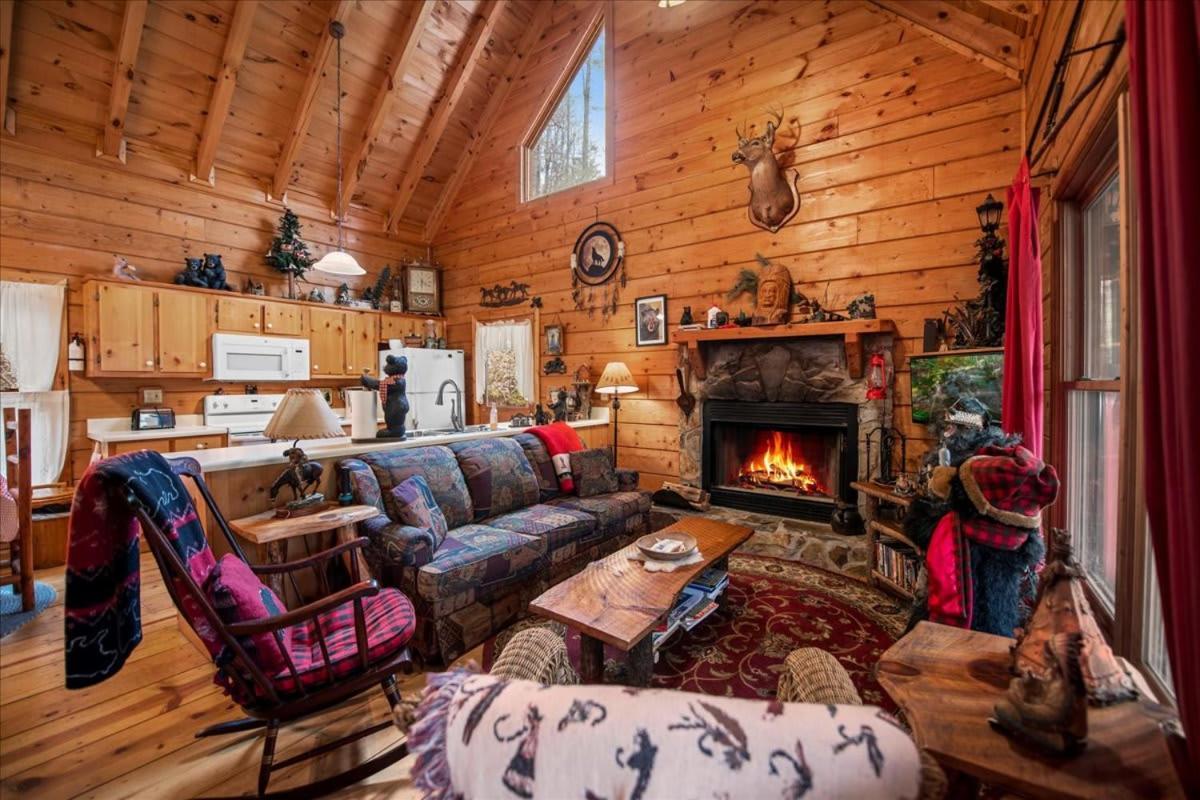 Villa Cozy Cabin Beside Briar Creek, Fire Pit, Wifi Ellijay Exterior foto